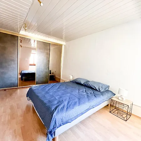 Daire & Quiet, Full For 8 Tresor Cache