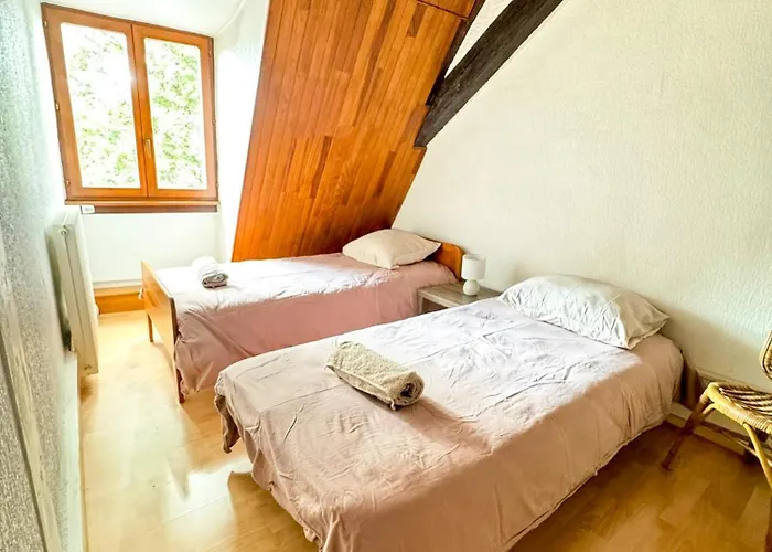 Appartement & Quiet, Full For 8 Tresor Cache *