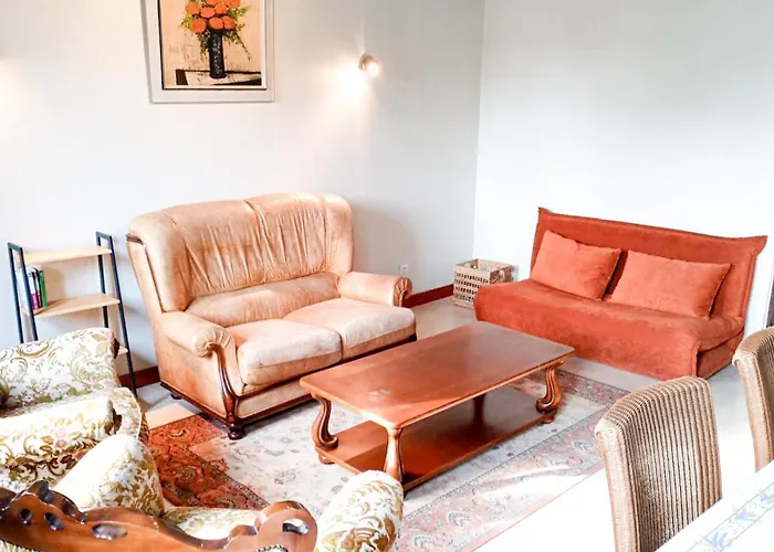 Appartement & Quiet, Full For 8 Tresor Cache *